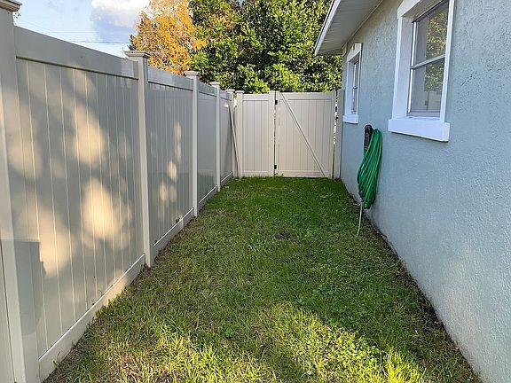 5th image of 1308 Romano Ave