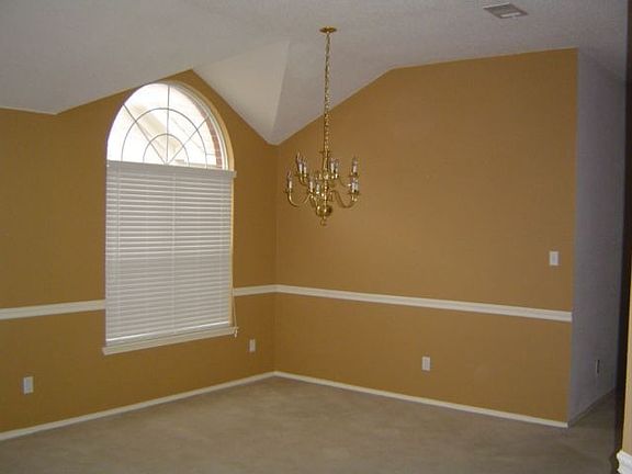5th image of 212 Elk Run Dr