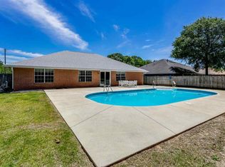 6162 Suntan Cir, Pensacola, FL 32526