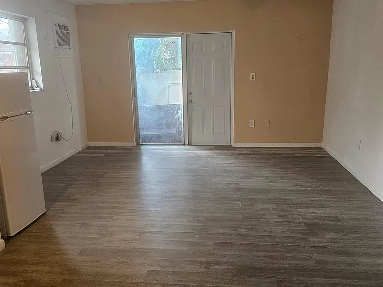 2938 SW 36th Ct #4 — Photo 2