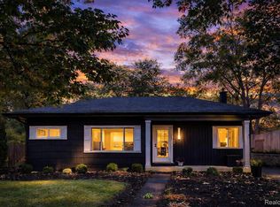 3765 Woodview Ave, West Bloomfield, MI