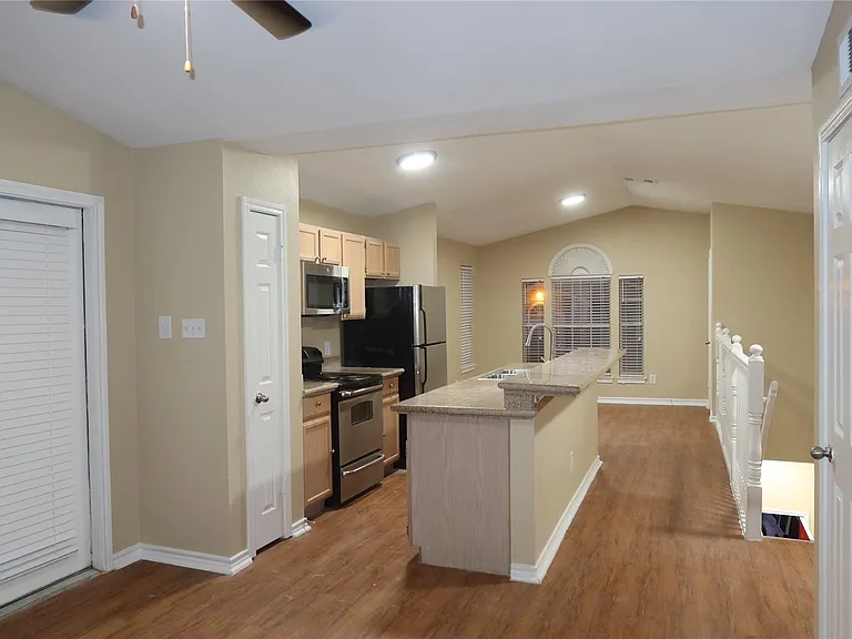 6804 N Capital Of Texas Hwy #101 — Photo 2