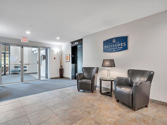 5th image of 300 Palisades Way #221