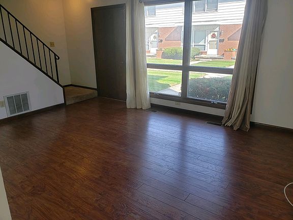 2nd image of 533 E Market St APT 1