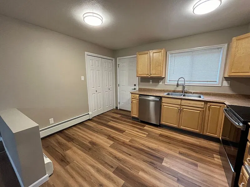 2 bed, 1.0 bath, 826 sqft, $1,625 — Photo 4