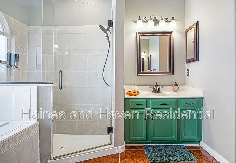 403 Corvina Dr — Photo 38