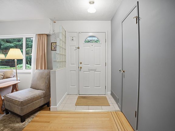 5th image of 1852 Larson Rd