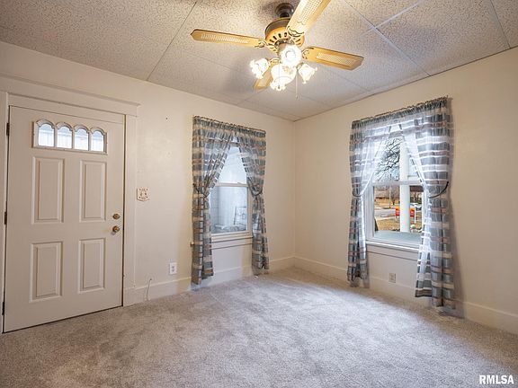 4th image of 1219 N Sheridan Rd