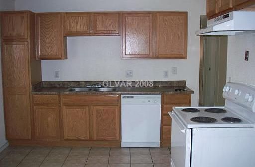 2nd image of 2929 Harewood Ave