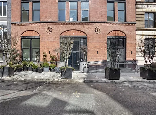 Rented by Artifact.co | media 3