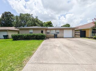 5031 Simpson Ave, Groves, TX 77619