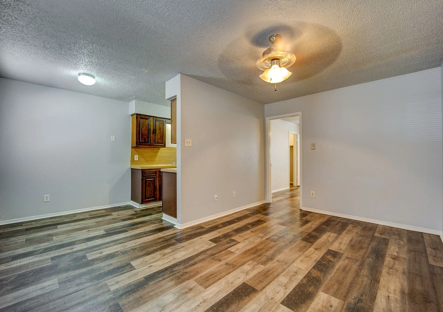 The Oak: 1 & 2 Bedroom Apartments — Photo 2