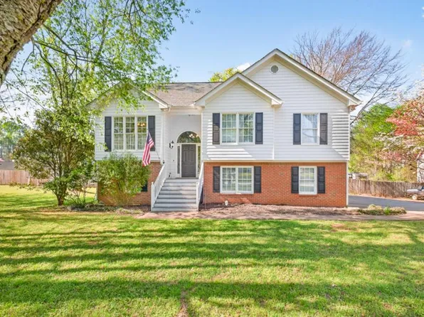 69 Siding Ln, Jefferson, GA 30549