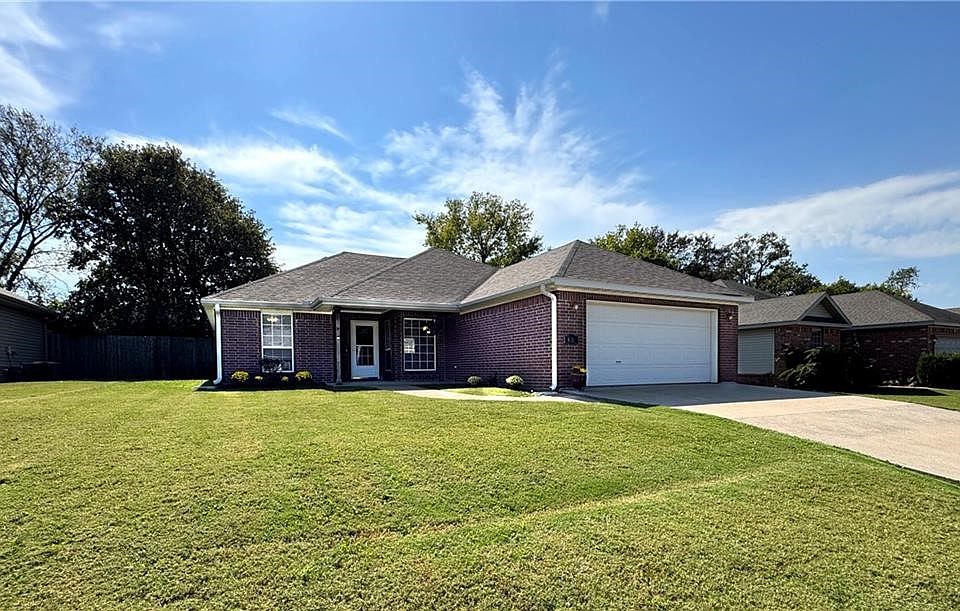 1st image of 820 Deer Lodge Ct