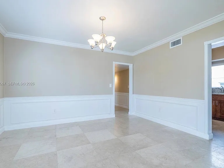 2890 Le Jeune Rd #2890 — Photo 4