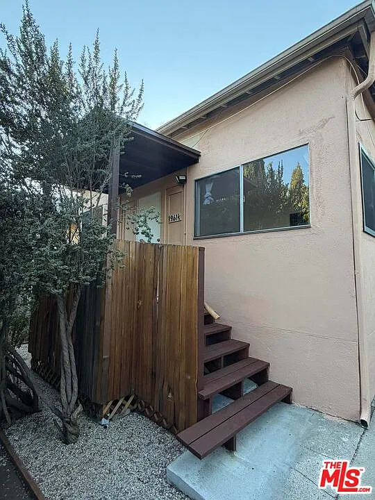 1 bed, 1.0 bath, 800 sqft, $3,300 — Photo 1