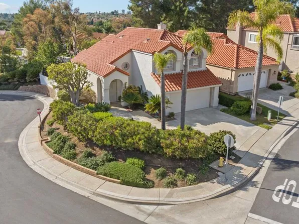 1409 Genoa Dr, Vista, CA 92081