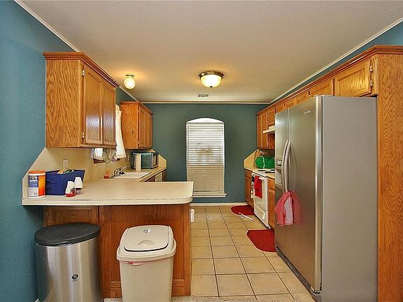 4th image of 809 Kenwood Dr