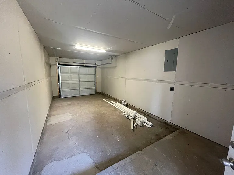 2113 Cloverdale St — Photo 20