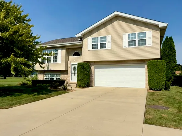 684 Cherokee Dr, Bourbonnais, IL 60914