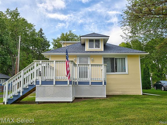 2nd image of 10267 Lapeer Rd