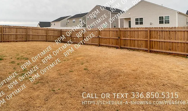 3127 Middle Creek Ln — Photo 32