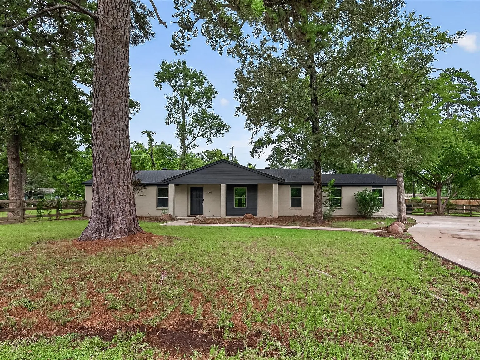 4 bed, 2058 sqft, $2,500 — Photo 1