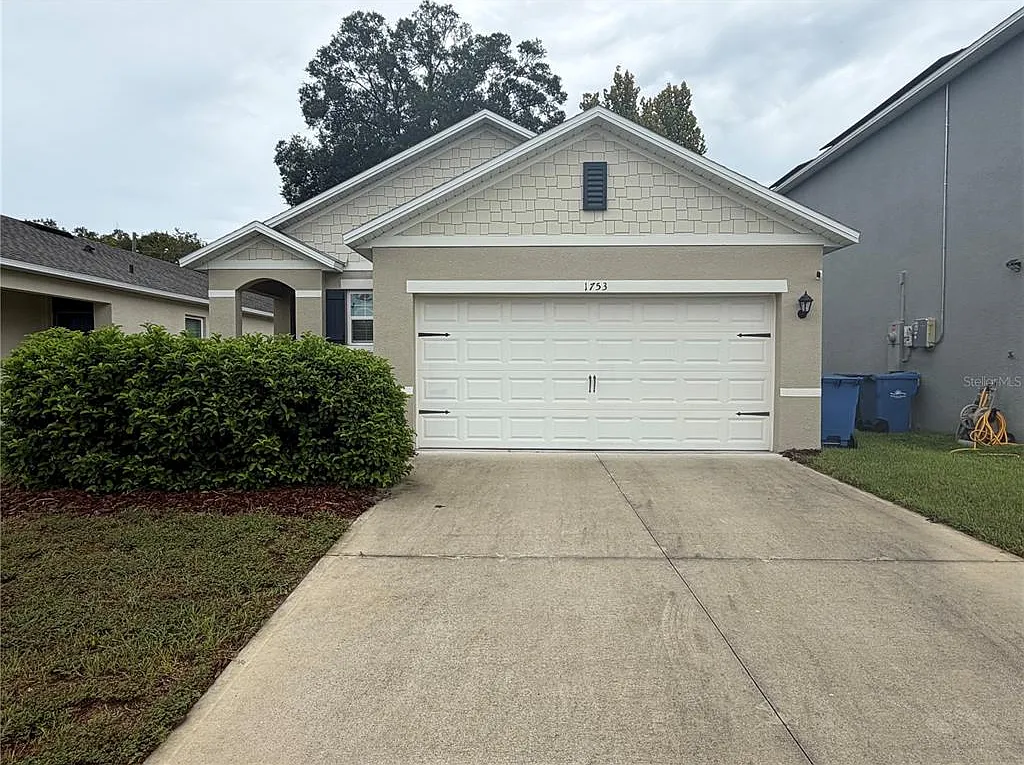 3 bed, 2.0 bath, 1666 sqft, $2,150 — Photo 1