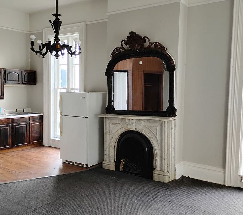 2nd image of 717 Cincinnati St #1