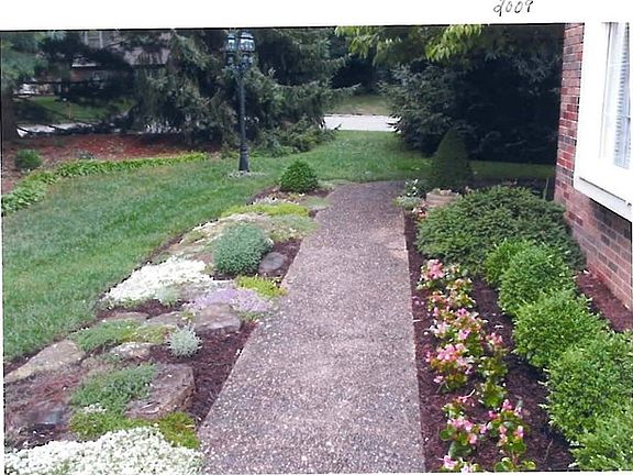 3rd image of 2727 E Buttonwood Ln