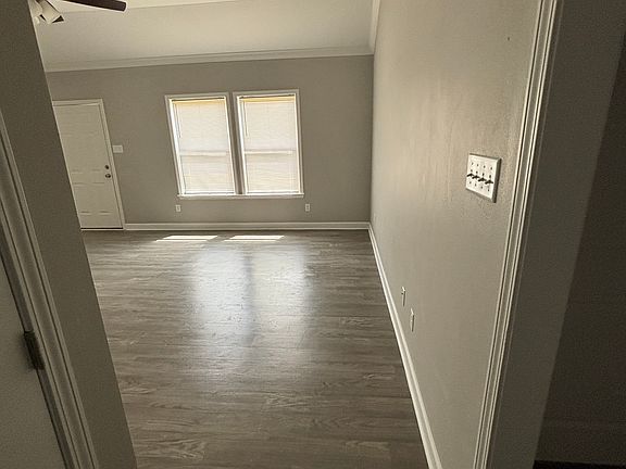 2nd image of 18 Winchester Dr