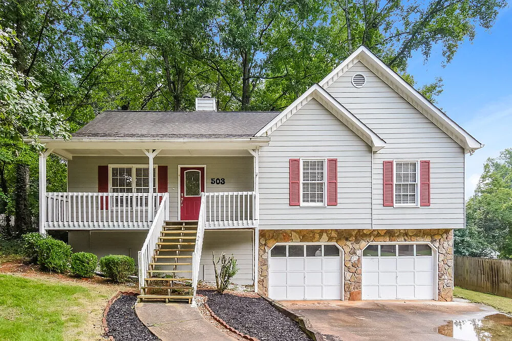 3 bed, 2.0 bath, 2683 sqft, $2,810 — Photo 1