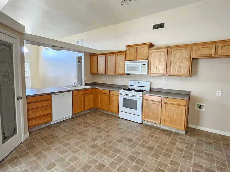 8307 Charles Pl — Photo 3