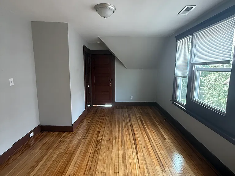 89 Hubinger St #3 — Photo 8