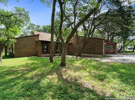 3rd image of 126 Mittmann Cir