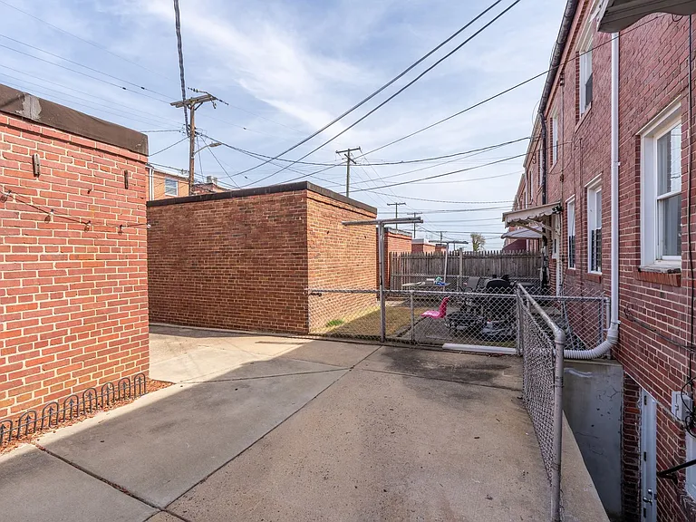 4244 Shamrock Ave — Photo 28