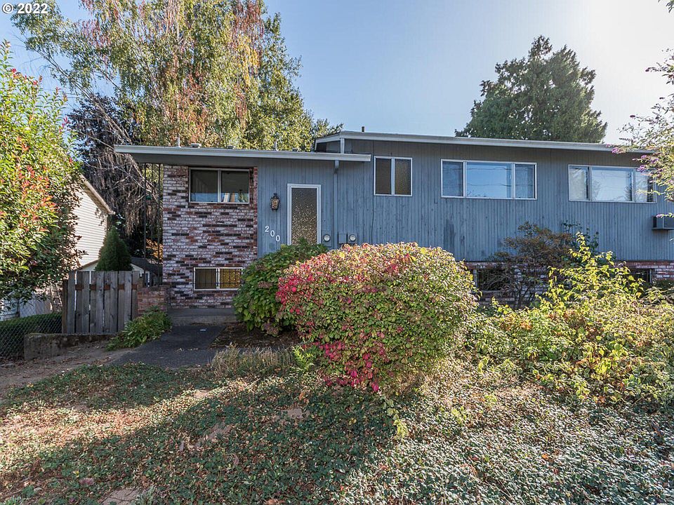 1st image of 200 NE Kane Dr