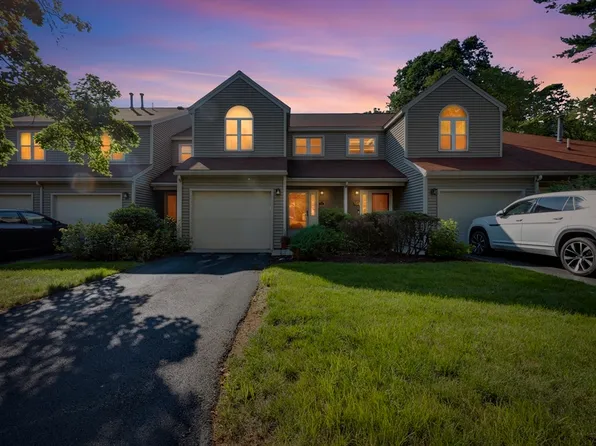 8 Woodcrest Dr #8, Oxford, MA 01540