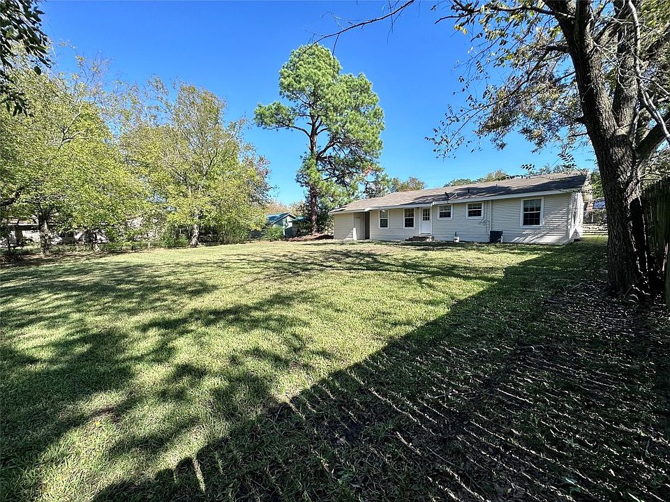 1st image of 229 Morris Dr