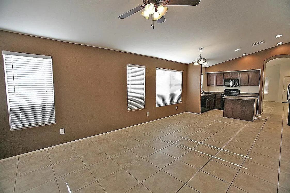 4 bed, 2.0 bath, 1772 sqft, $2,195 — Photo 4