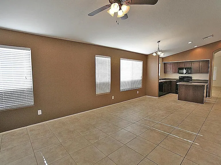 9902 W Melinda Ln — Photo 4
