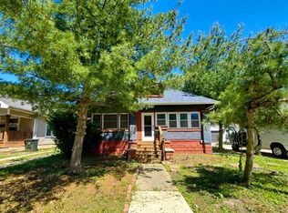 1031 10th St, Charleston, IL 61920