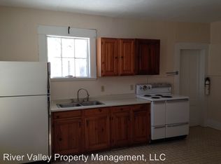 57 State St APT 2, Windsor, VT 05089