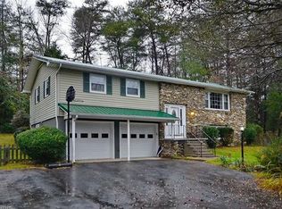 138 Whisperwood Dr, Hendersonville, NC 28791