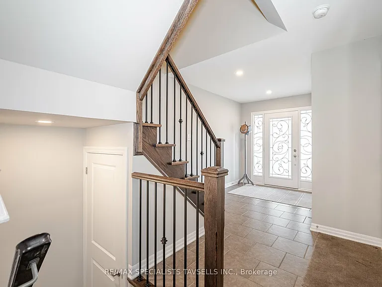 13 Lothbury Dr — Photo 16