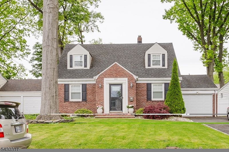 1st image of 382 Martin Rd