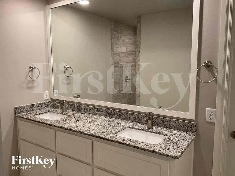 2504 Gerald Ct — Photo 8