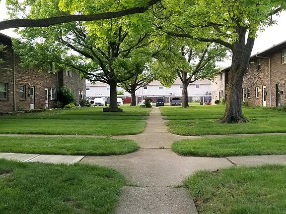 2nd image of 2370 Woodbrook Cir S