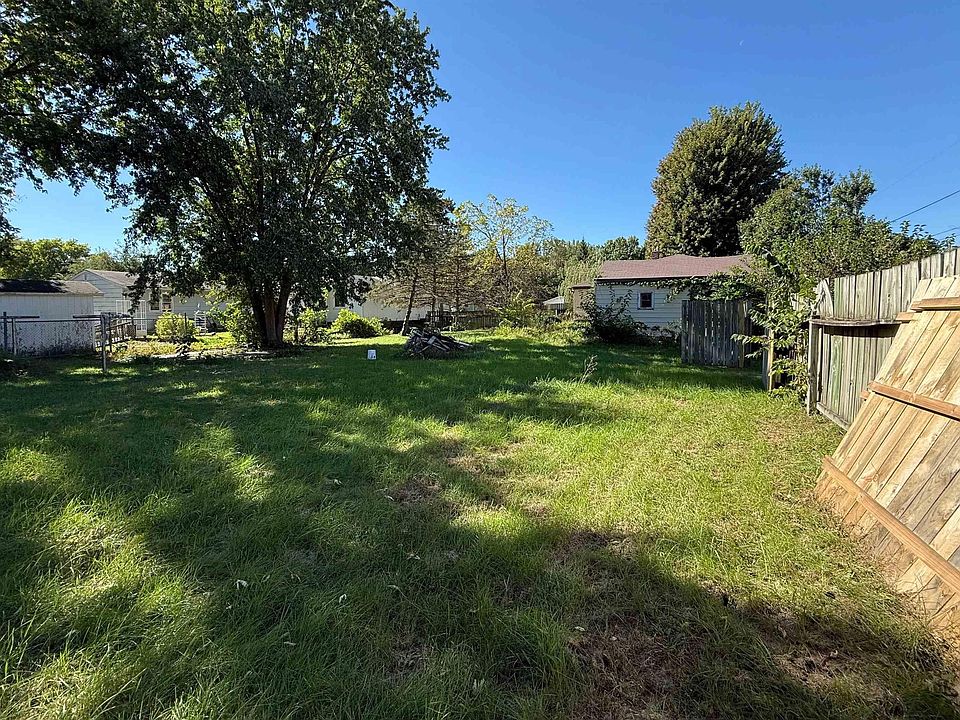 16th image of 705 Burr Oak Ave