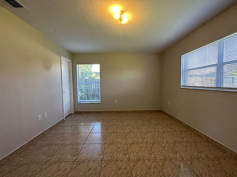 707 Wedge Ln — Photo 17